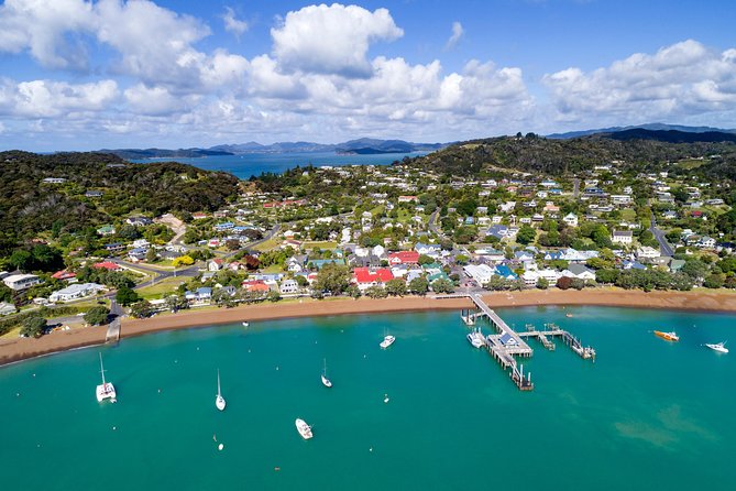 3-Day Bay of Islands Tour from Auckland - 90 Mile Beach and Cape Reinga: sand driving, then the lighthouse moment