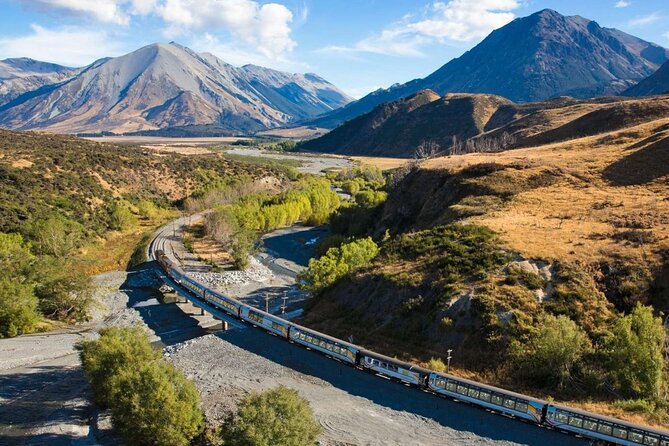 6 Day South Island New Zealand Private Tour from Auckland - Day 5: Fiordland day trip—Milford Sound or Doubtful Sound