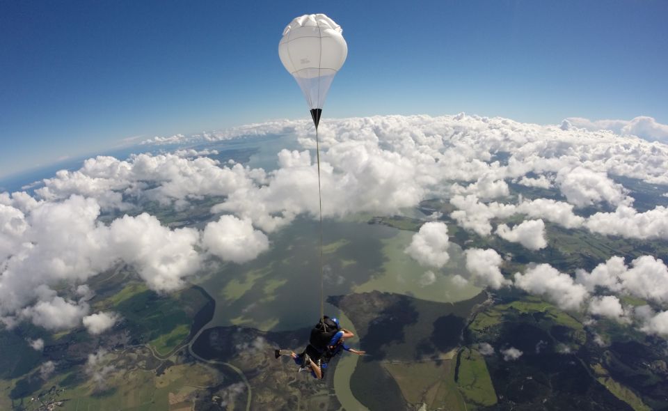 Auckland: 13000, 16000, or 18000-Foot Tandem Skydive - The actual jump: door open, freefall, then parachute calm