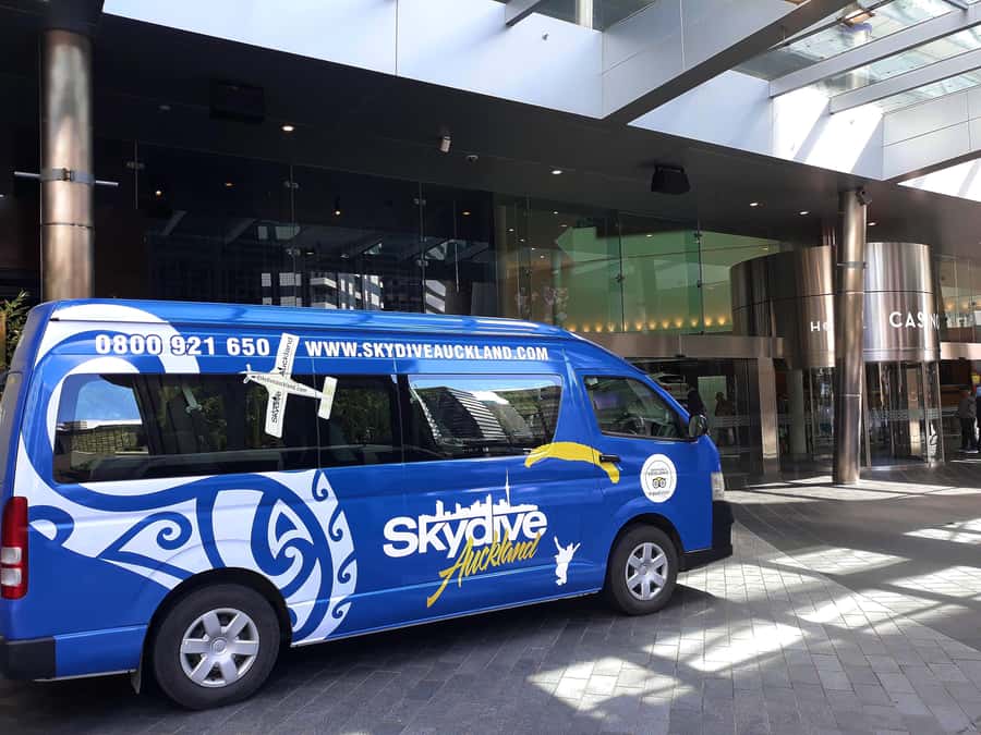 Auckland: 13000, 16000, or 18000-Foot Tandem Skydive - What to wear (and what not to)