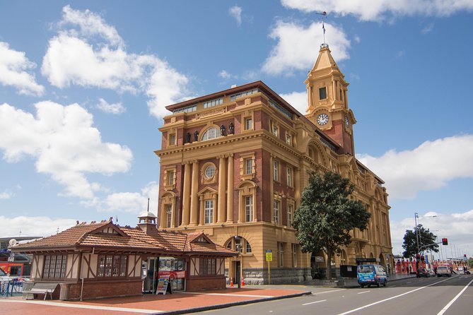 Auckland City Tour & Kumeu Wine Country Includes Wine Tastings & Lunch - Devonport stop and Mt Victoria lookout: the city from across the water