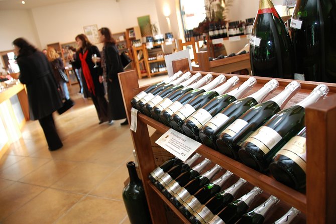 Auckland City Tour & Kumeu Wine Country Includes Wine Tastings & Lunch - Soljans Estate Winery lunch: where the day turns into wine country