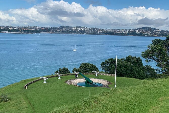 Auckland City Tour — One Day The Ultimate Auckland Experience - Auckland War Memorial Museum: history time, with tickets extra