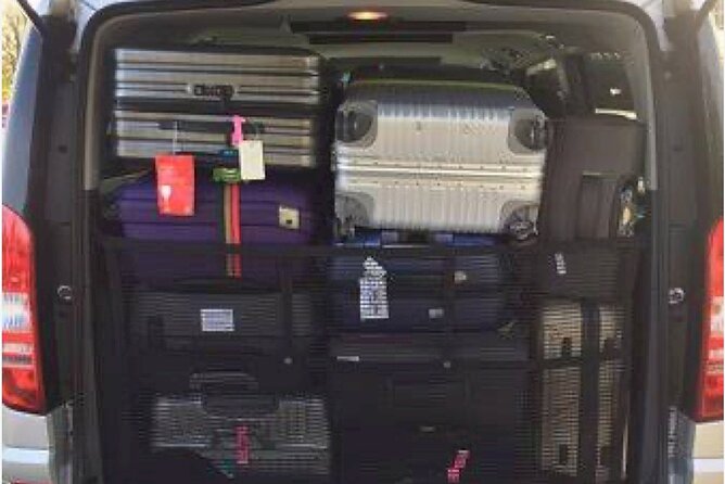 Auckland Downtown Hotel Transfers to/from Cruise Ship in Minivan - Minivan Comfort: Clean Vehicle, Room for Bags, Real Help