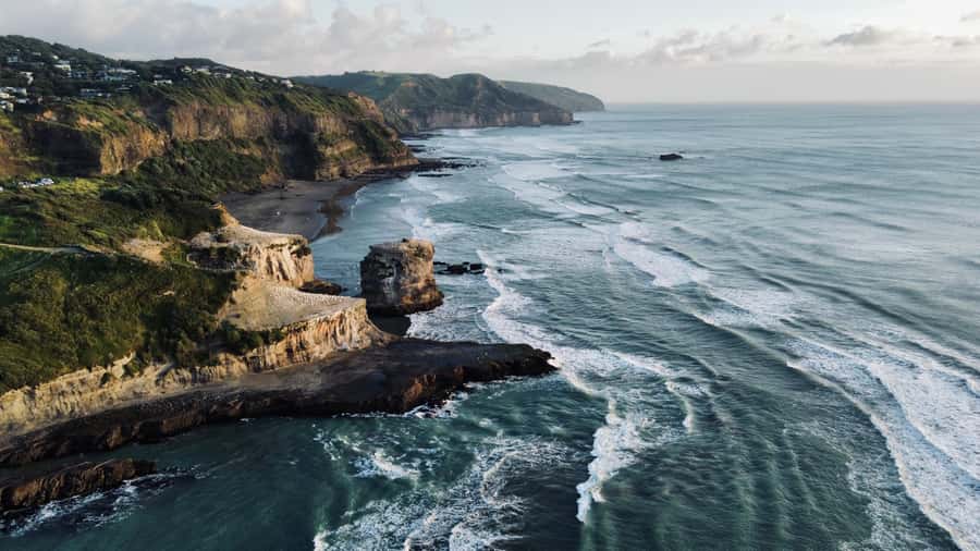 Auckland: Group Surfing Lesson with Muriwai Surf School - Why Muriwai Beach is such a good classroom for surfing