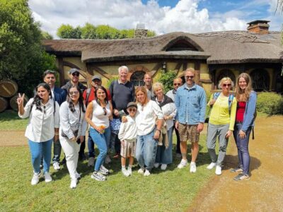 Auckland: Hobbiton and Rotorua Day Tour including Te Puia - Getting on the minibus: comfort, timing, and the Waikato drive