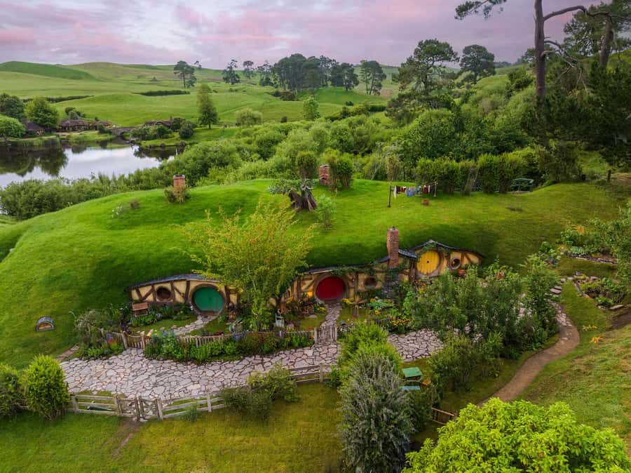Auckland: Hobbiton Movie Set Day Trip with Festive Lunch - Is it worth paying $182? Value for a one-day Auckland plan