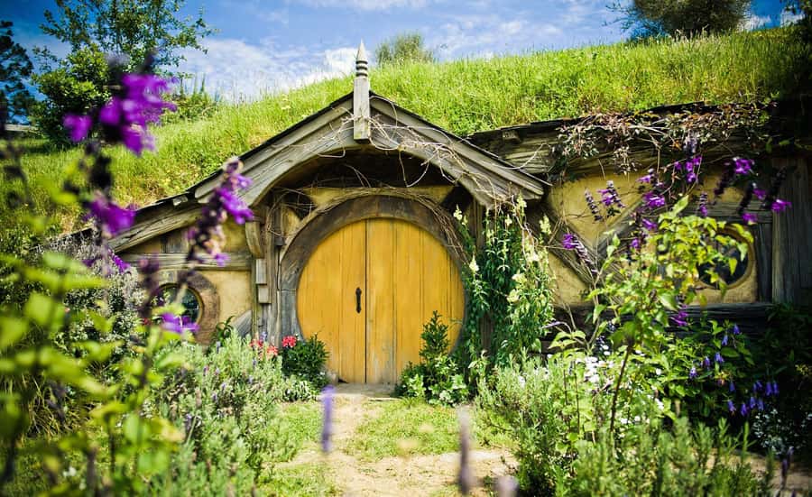 Auckland: Hobbiton Movie Set Tour with Lunch - Party Marquee Lunch: Food, Options, and How to Get the Best Seat