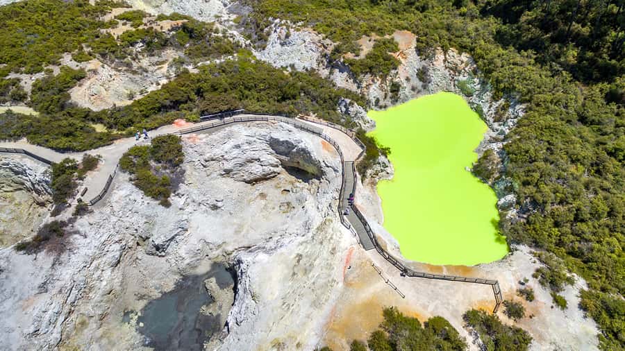 Auckland: Hobbiton, Rotorua and Wai-O-Tapu Day Tour - Rotorua city highlights: a guided taste of the geothermal capital