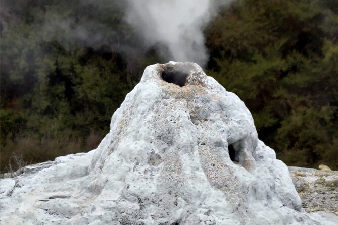 Auckland: Rotorua, Taupo, Waiotapu & Huka Falls Private Trip - Key highlights at a glance