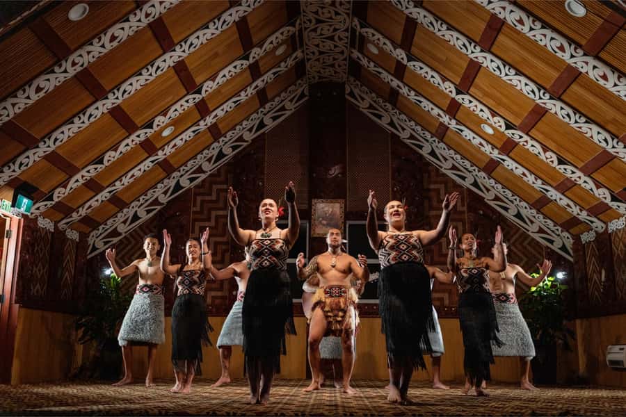 Auckland: Rotorua Wai-O-Tapu, Te Puia with Haka - Auckland to Rotorua: the drive that sets the tone