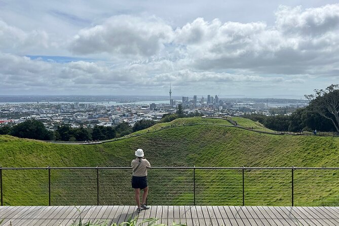 Auckland Small-Group Walking Tour with Treats - Auckland Art Gallery: Architecture That Holds Its Own