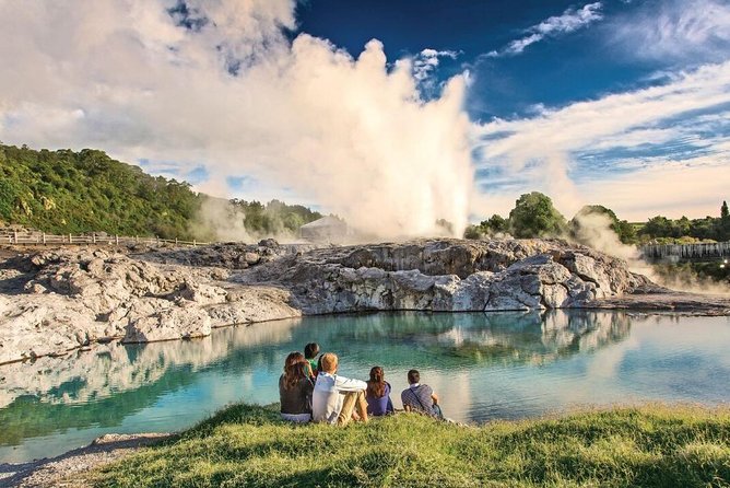 Auckland to Hobbiton Movie Set and Rotorua's Geothermal Valley - Te Puia (Rotorua): Geothermal Valley Plus Maori Culture