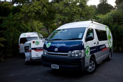 Departure Transfer: Auckland Central City Centre to Auckland Airport - Pickup Setup: How the Curbside Collection Works