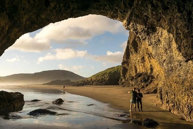 Explore West Auckland with Winery - West Auckland in 6 Hours: A Practical Coastal + Wine Day