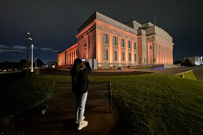 Explore West Auckland with Winery - Your Guide and the Private Transport Advantage