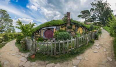From Auckland: Hobbiton & Waitomo Caves Day Trip with Lunch - Green Dragon Inn: the included drink that slows you down