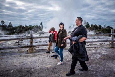 From Auckland: Rotorua Te Puia, Haka & Polynesian Spa Tour - Te Puia: Pohutu Geyser, Mud Pools, and Guided Geothermal Walking