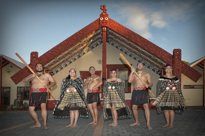 FULL DAY ROTORUA TOUR - Fully Customisable 13 hours Unlimited KMS - Key points at a glance