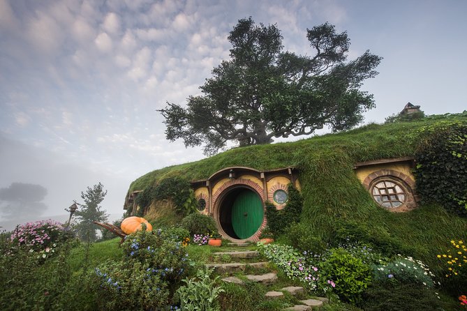 Hobbiton Movie Set Banquet Experience Private Tour From Auckland - The lantern-lit walk: when the set looks like a movie