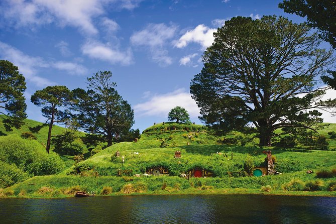 Hobbiton Movie Set day tour From Auckland - Small-group pacing up to 19, plus guides who’ll answer your questions