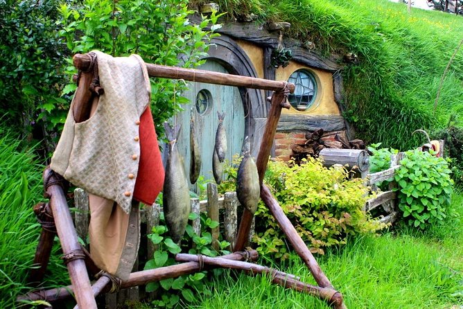 Hobbiton Movie Set Group Tour Early Access (Avoid the crowds!) - The scenery and ride time: Matamata without the stress