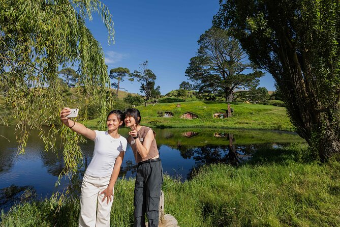 Hobbiton Movie Set Small Tour from Auckland - Group size, guides, and the language option