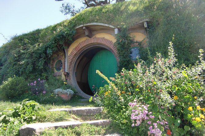 Hobbiton Movie Set Tour from Auckland - From Auckland pickup to Matamata drive: how the day actually feels