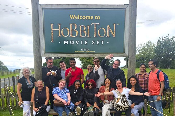 Hobbiton & Rotorua including Wai-O-Tapu - Small Group Tour from Auckland - Rotorua city drive-by: what you’ll see from the bus