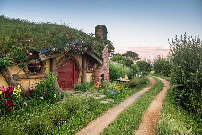 Hobbiton & Rotorua Māori Village with Lunch from Auckland - The 7:00 am start: a long day, but it’s efficient