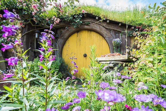 Hobbiton & Rotorua Small Group Day Tour inc Te Puia from Auckland - Te Puia in Rotorua: blue baths, geothermal drama, and Māori culture