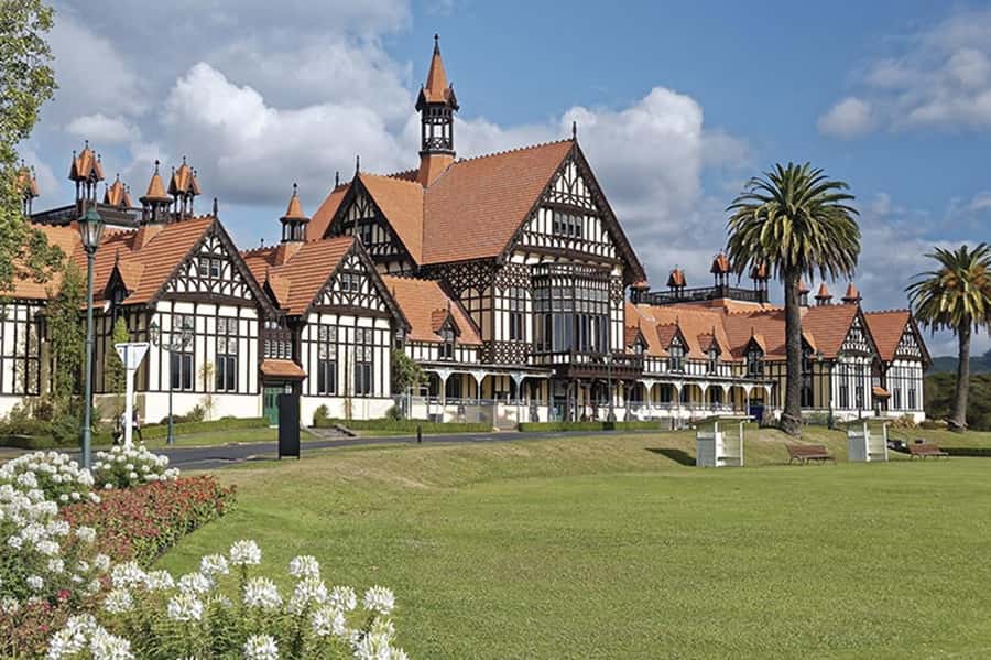 Hobbiton, Waitomo, Rotorua & Taupo 2-Day Tour from Auckland - Huka Falls and Taupo: scenic breaks with room to breathe