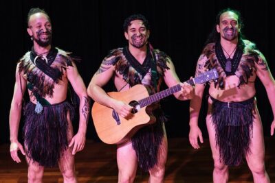 Māori Cultural Experience & Auckland Museum General Admission - Timing and what you should expect from the stage program