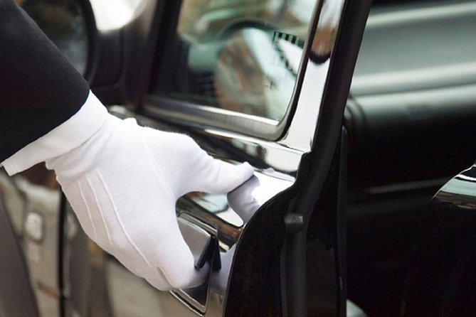Private Auckland Airport Transfer to/from Auckland Hotels -SUV - One-Way vs Round-Trip: When Booking Both Saves You