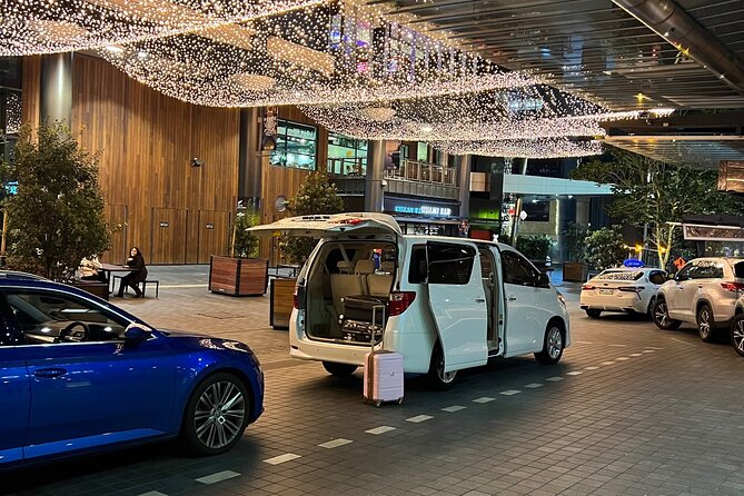 Private Auckland Airport Transfer: to/from City Hotels in Minivan - Return trip logic: one-way now, easy repeat later
