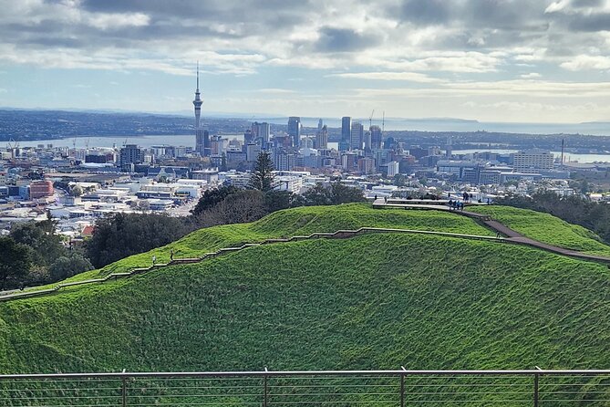 Private Auckland best Spots + Piha beach and rainforest day Tour - Michael Joseph Savage Memorial Park: A Quiet Pause in the City