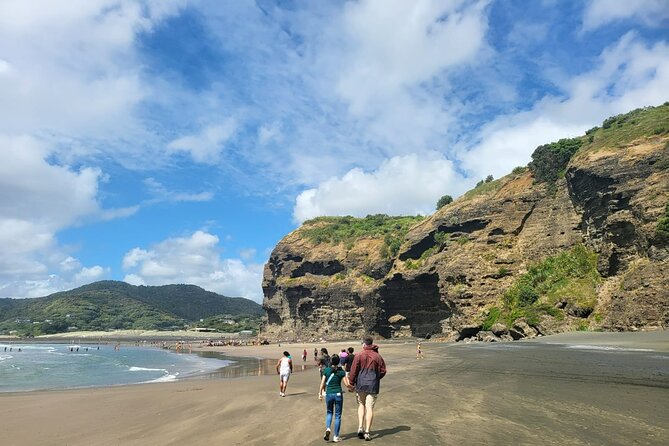 Private Auckland West Coast Tour Piha Beach and Karekare Falls - Mercer Bay Loop Walk: Te Ahua headland and Māori pā views