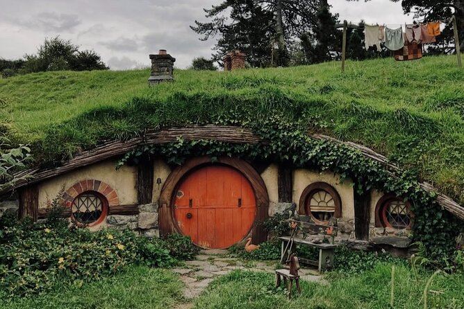 Private Hobbiton Movie Set and Rotorua Day Trip from Auckland - A smart way to do Rotorua and Hobbiton from Auckland