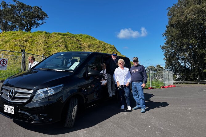Private Luxury Airport Transfers in Auckland – Sedans & Vans - The Details That Improve Real-Life Arrival: Signage and Communication