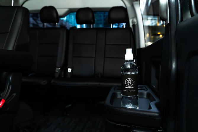 Private Luxury Airport Transfers in Auckland – Sedans & Vans - What’s Included in the Ride: WiFi, Chilled Water, and Comfort