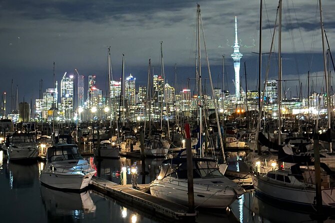 Private Night Tour of Auckland, Sky Tower Bar, Bridge & Museum - SkyBar at 182 Meters: The Included Cocktail and 360° Views