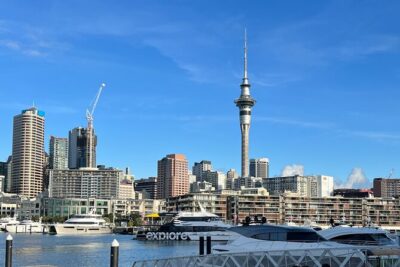 Private Transfer From Auckland City To Auckland Airport - The 30 to 45 minute drive: comfort, air-conditioning, and real schedule discipline