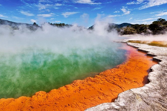 Rotorua Highlights inc. Waiotapu & Te Puia Day Tour from Auckland - What to Bring (So You Enjoy the Pace Instead of Fighting It)