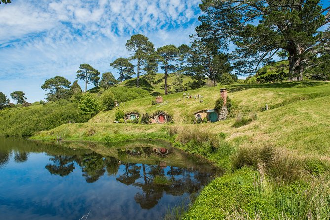 The Hobbiton Movie Set Small-Group Guided Tour from Auckland - Who this small-group Hobbiton tour is best for