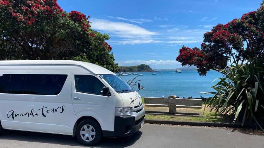 Waiheke Island: The Essence of Waiheke Wine Tour - Waiheke’s wine-and-coast recipe in five hours