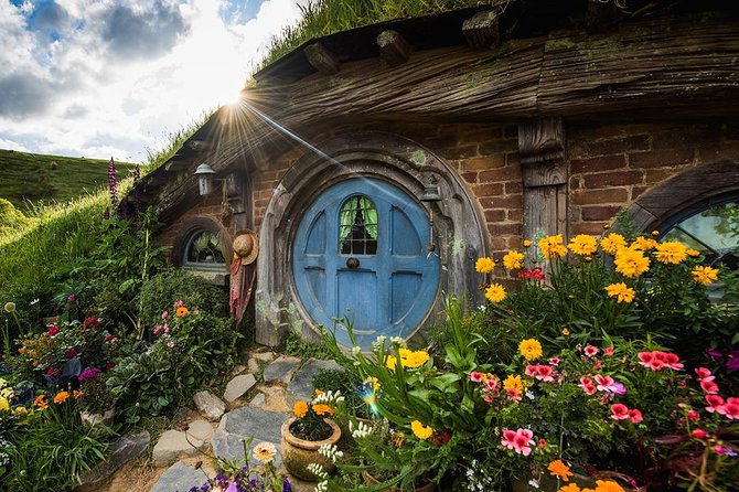 Waitomo Caves & Hobbiton Small Group Tour inc Lunch from Auckland - Who your guide really is matters more than you think