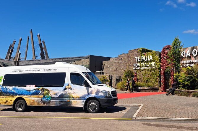 Waitomo Caves & Rotorua - Te Puia Small-Group Tour from Auckland - Te Puia: Pōhutu Geyser and Māori culture in a guided 90 minutes